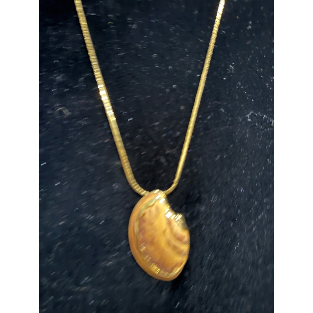 Vintage Marbled Resin Shell Pendant Necklace Gold Tone Snake Chain Statement